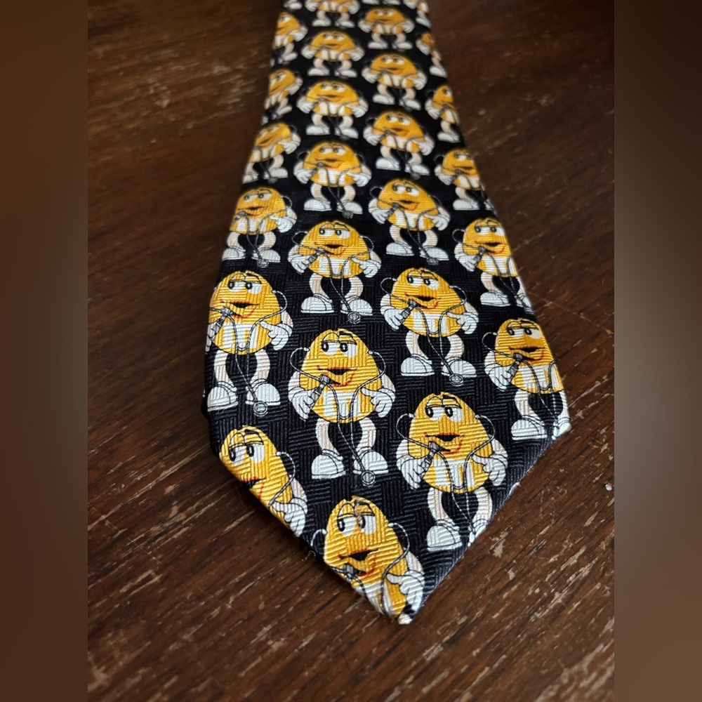M&M'S Yellow Character Tie
